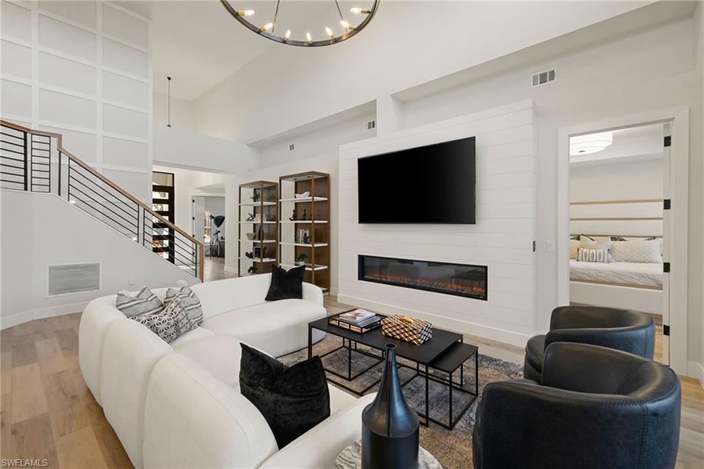 AUTUMN WOODS - Residential