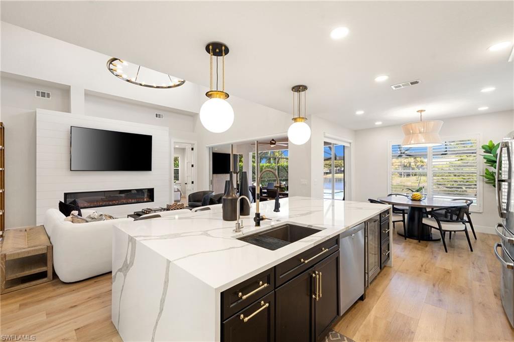 AUTUMN WOODS - Residential