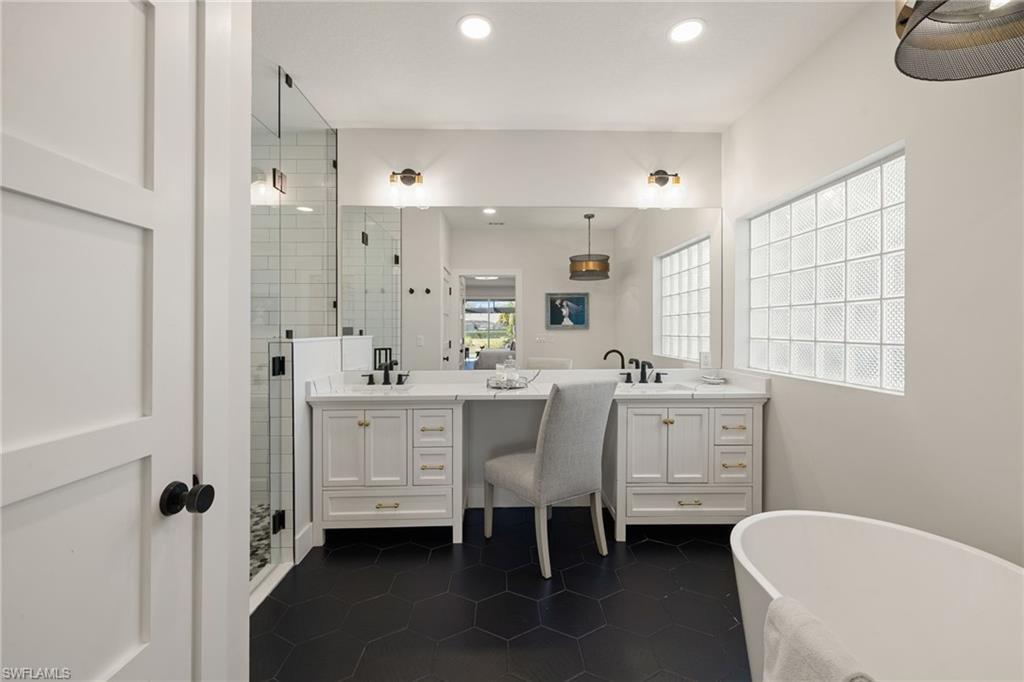 AUTUMN WOODS - Residential