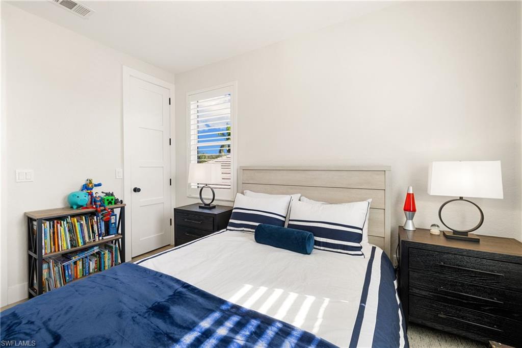 AUTUMN WOODS - Residential