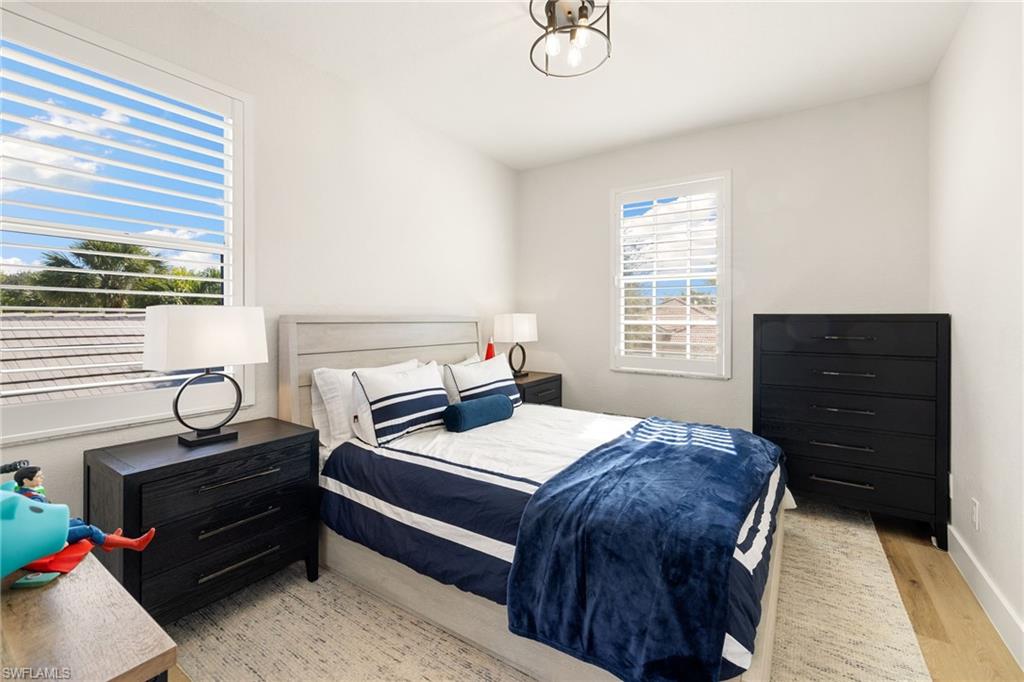 AUTUMN WOODS - Residential