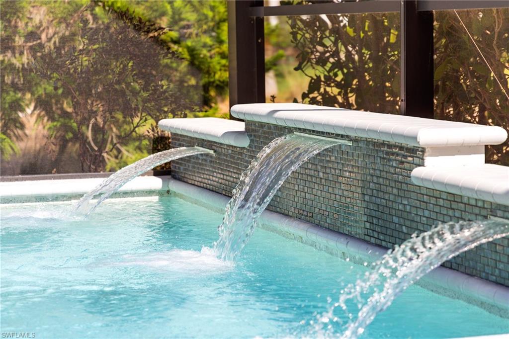 AUTUMN WOODS - Residential