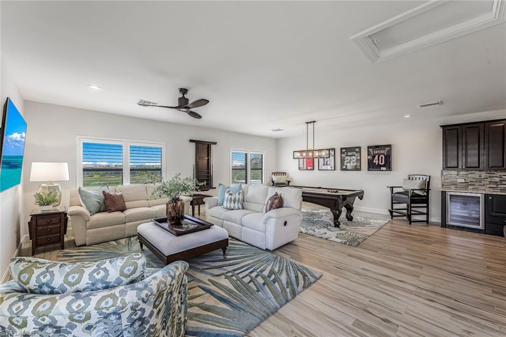 ESPLANADE - Residential