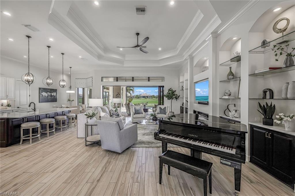 ESPLANADE - Residential