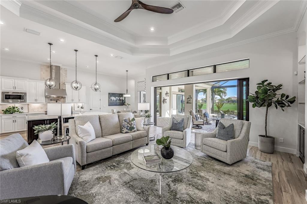 ESPLANADE - Residential