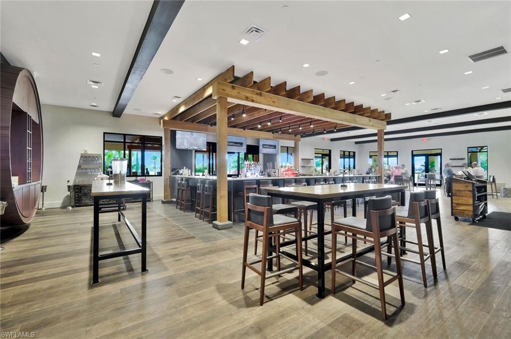 ESPLANADE - Residential