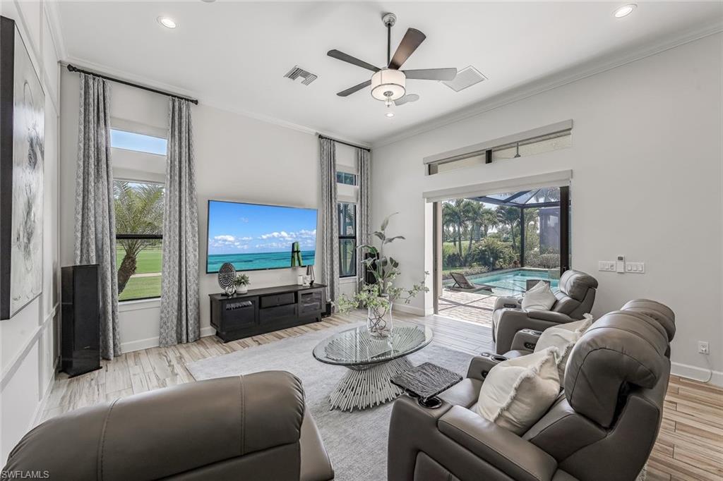 ESPLANADE - Residential