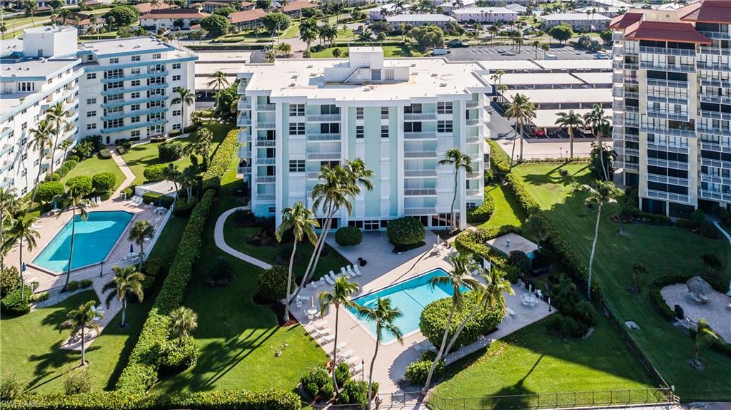 EMERALD BEACH APARTMENTS - Residential