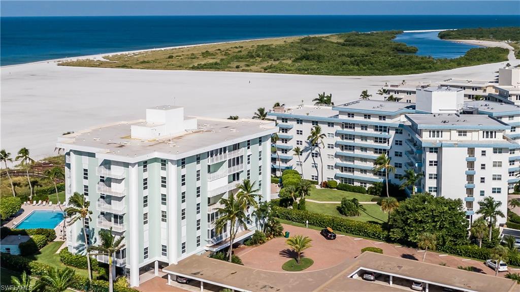 EMERALD BEACH APARTMENTS - Residential