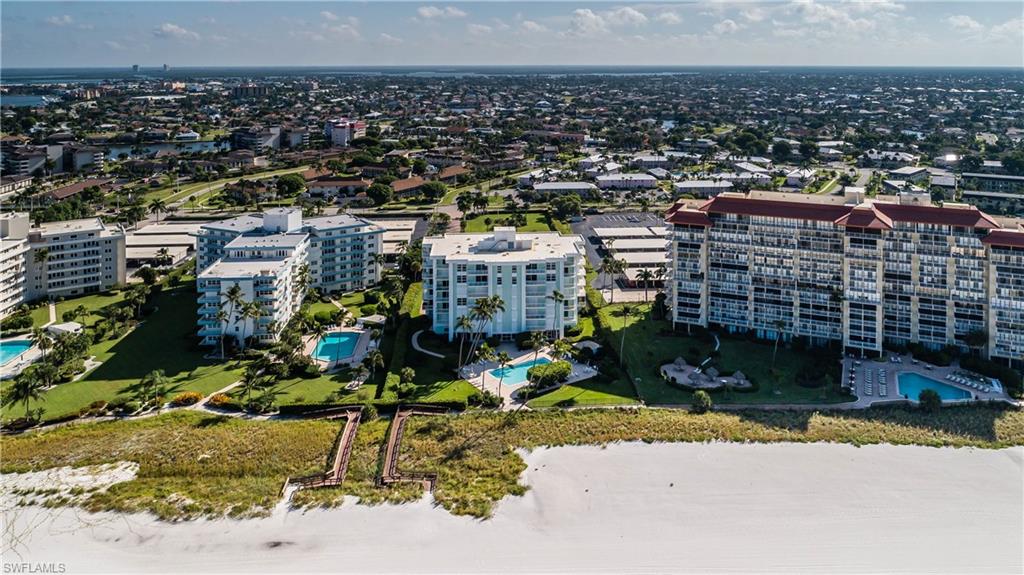 EMERALD BEACH APARTMENTS - Residential