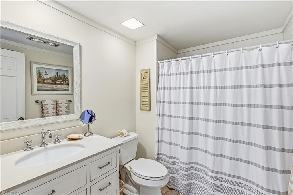 EMERALD BEACH APARTMENTS - Residential