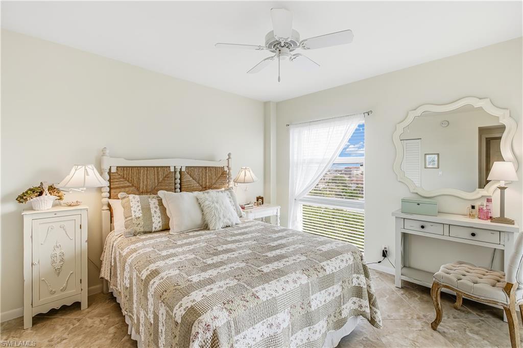 EMERALD BEACH APARTMENTS - Residential