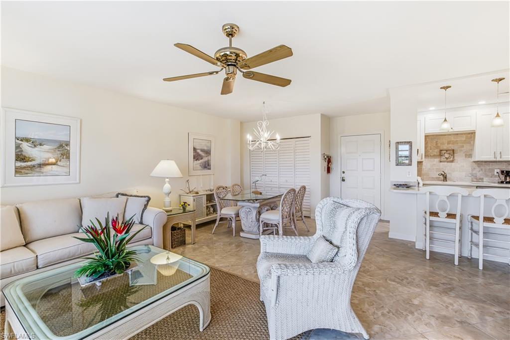 EMERALD BEACH APARTMENTS - Residential