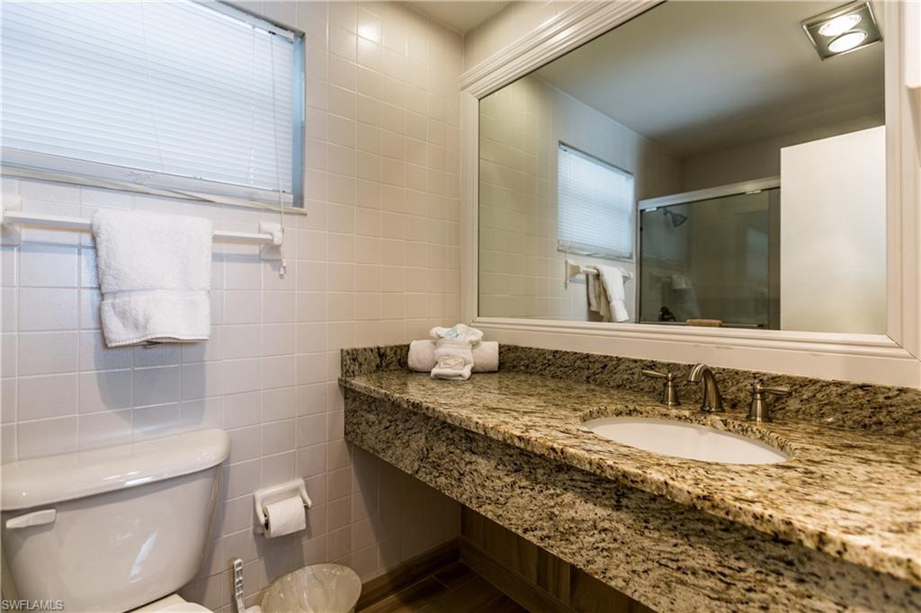 EMERALD BEACH APARTMENTS - Residential