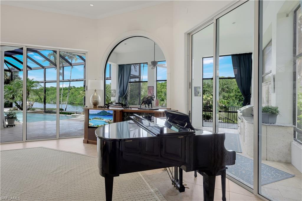 BAY WOODS - Residential