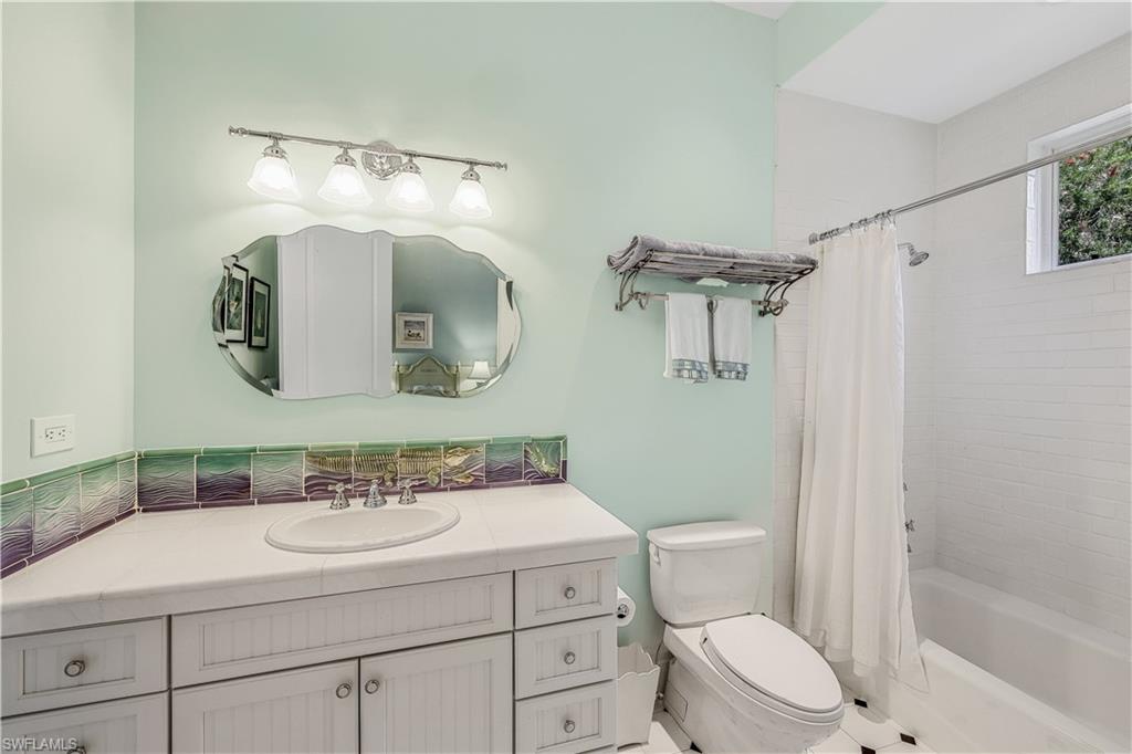 BAY WOODS - Residential