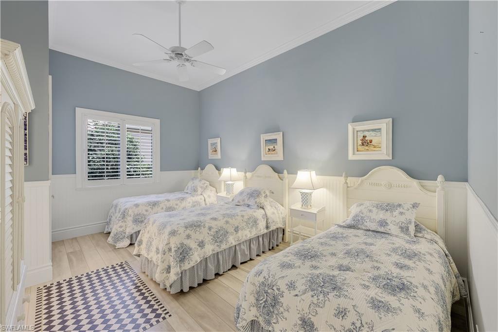 BAY WOODS - Residential