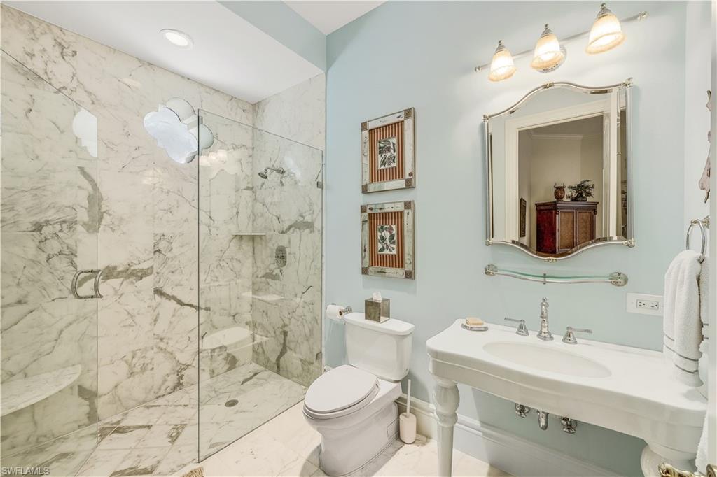 BAY WOODS - Residential