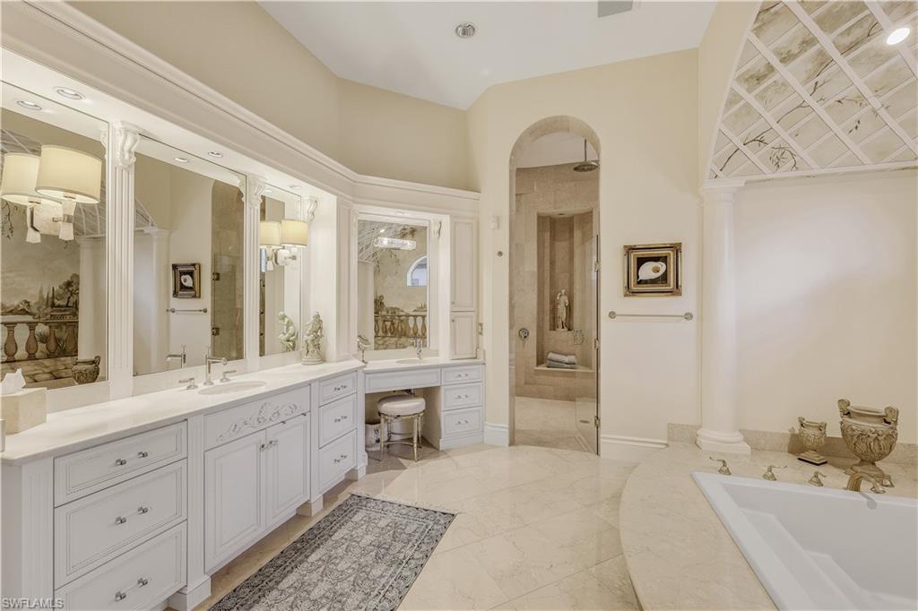 BAY WOODS - Residential