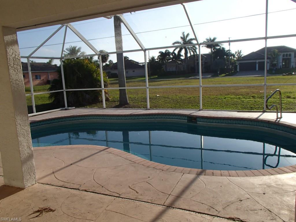 CAPE CORAL - Residential