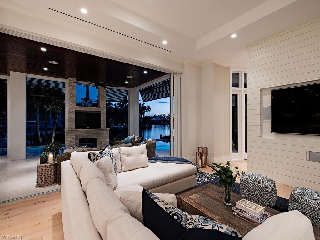 ROYAL HARBOR - Residential