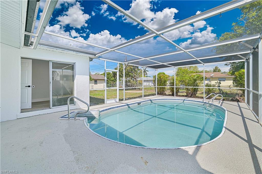 FORT MYERS SHORES - Residential