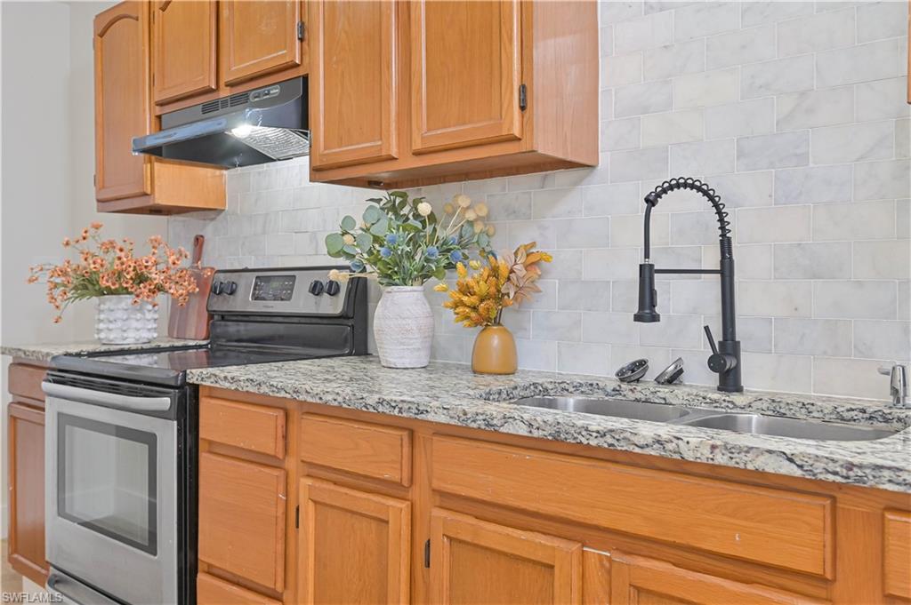 FORT MYERS SHORES - Residential