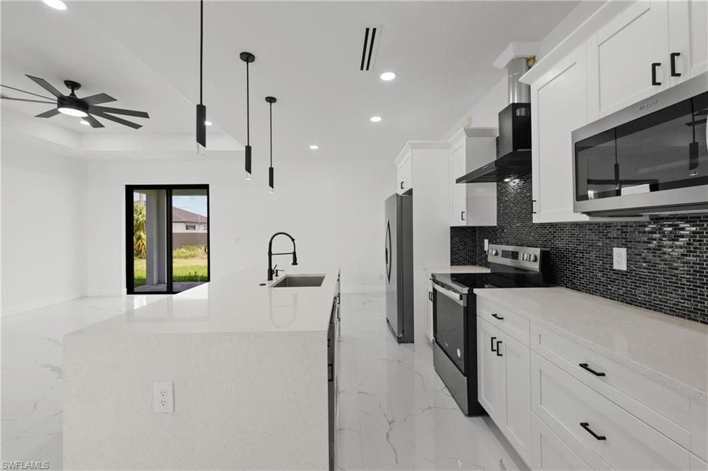 CAPE CORAL - Residential