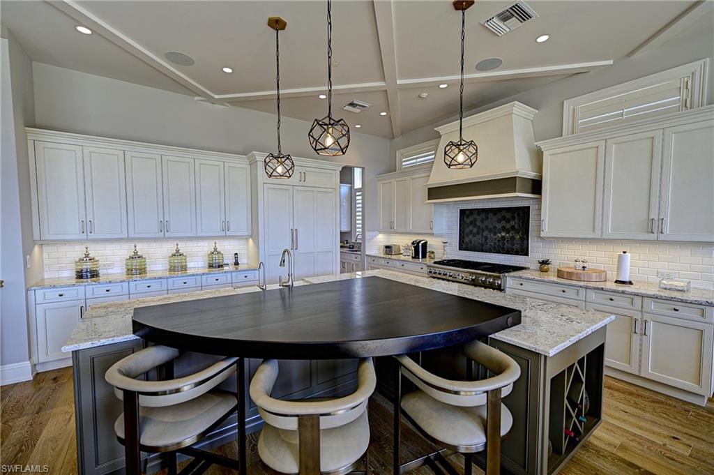 BAREFOOT BEACH - Residential