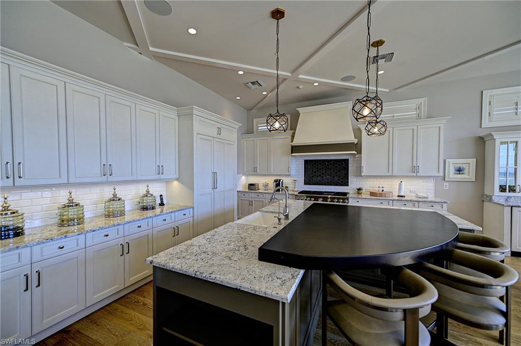 BAREFOOT BEACH - Residential