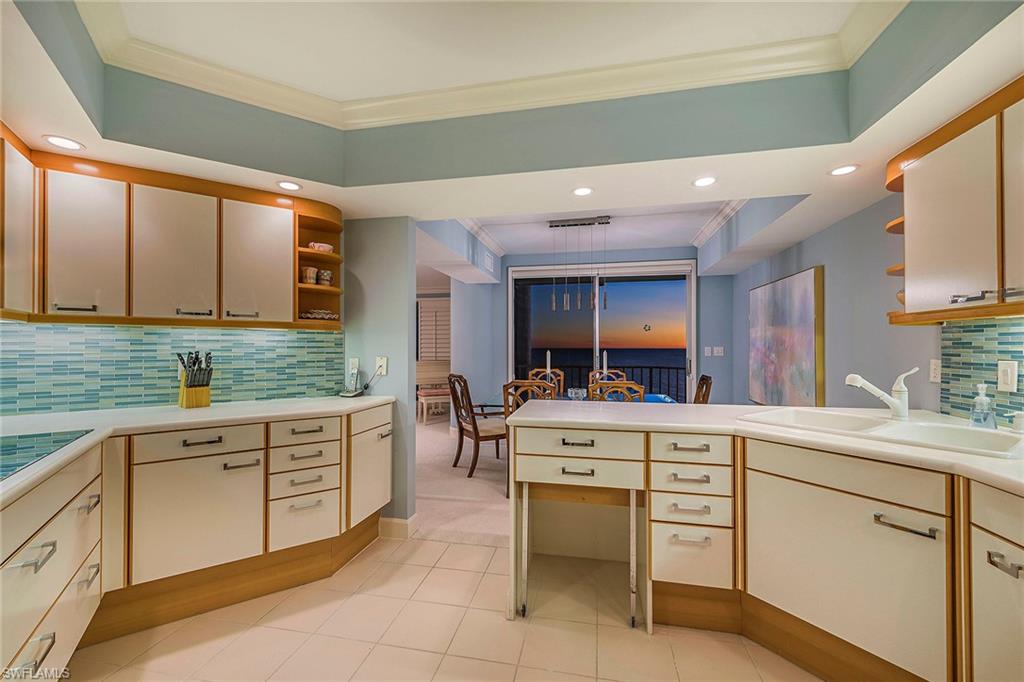 CONTESSA AT BAY COLONY - Residential