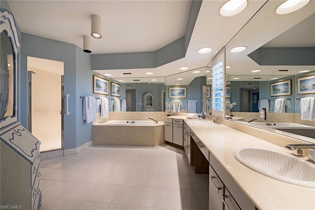 CONTESSA AT BAY COLONY - Residential