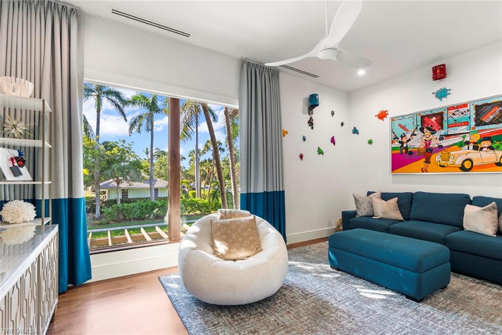 OLDE NAPLES - Residential