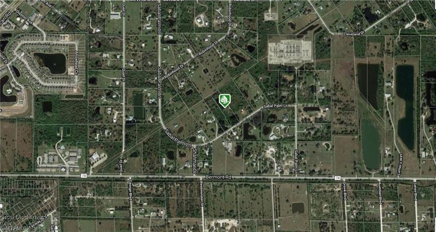 oversize vacant residential lot, nice strategic area yet is located in a very private neighbor, no HOA, tax deed sale by a quit claim deed only, agent/builder