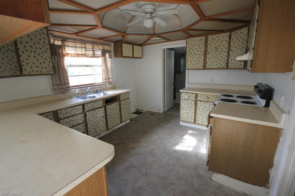 RUSSEL PARK - Residential