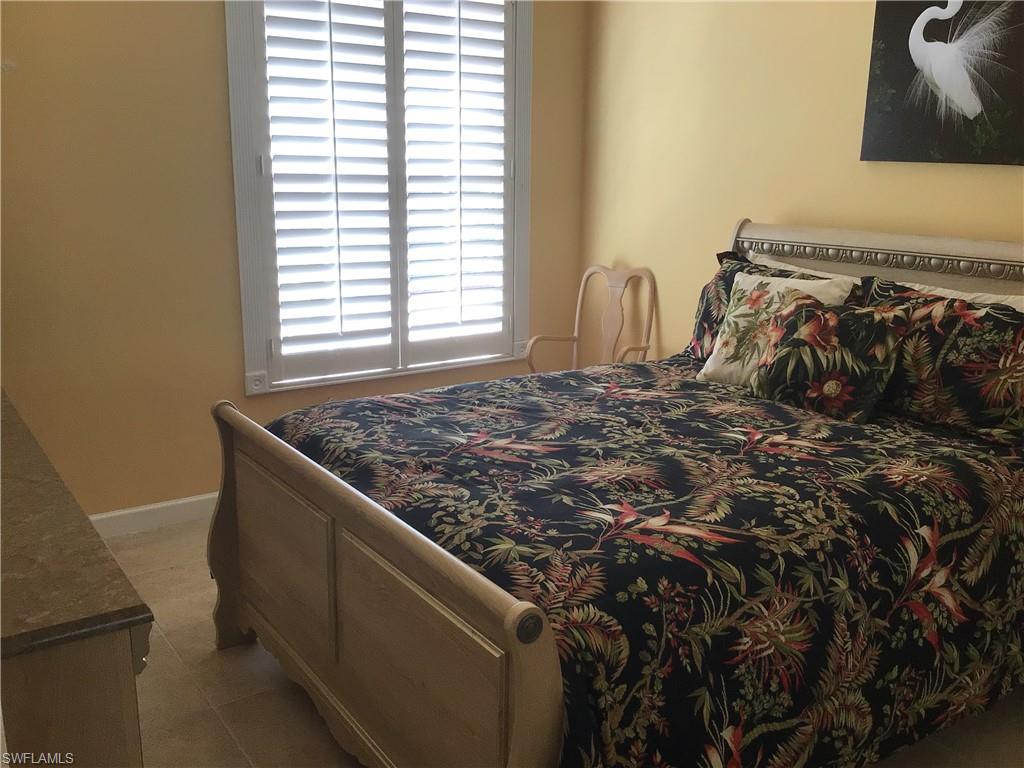 ISLAND WALK - Residential