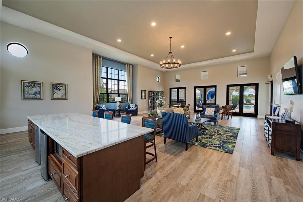 CARRIAGE HOMES AT LIVINGSTON LAKES - Residential