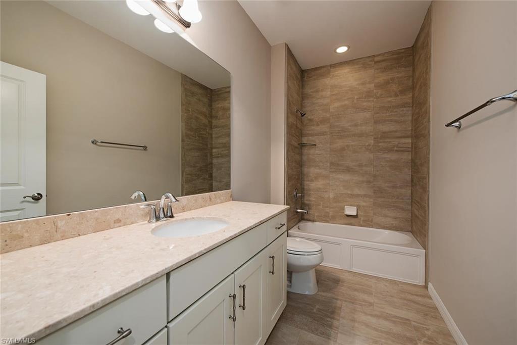 CARRIAGE HOMES AT LIVINGSTON LAKES - Residential