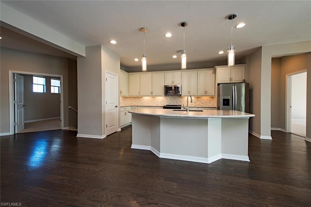 CARRIAGE HOMES AT LIVINGSTON LAKES - Residential