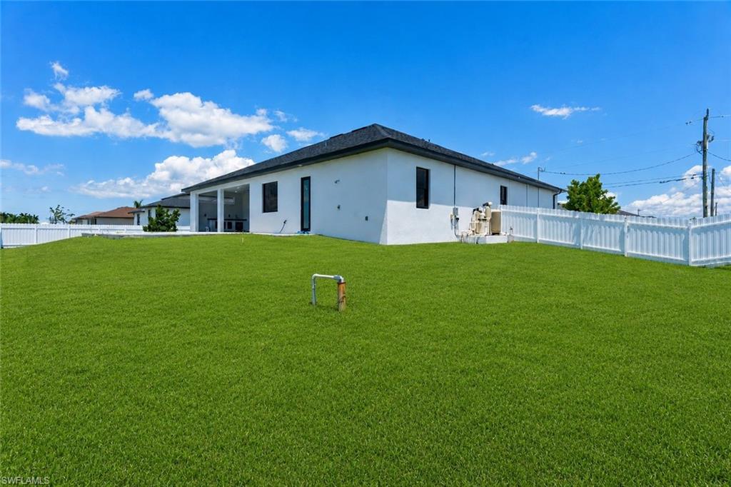 CAPE CORAL - Residential