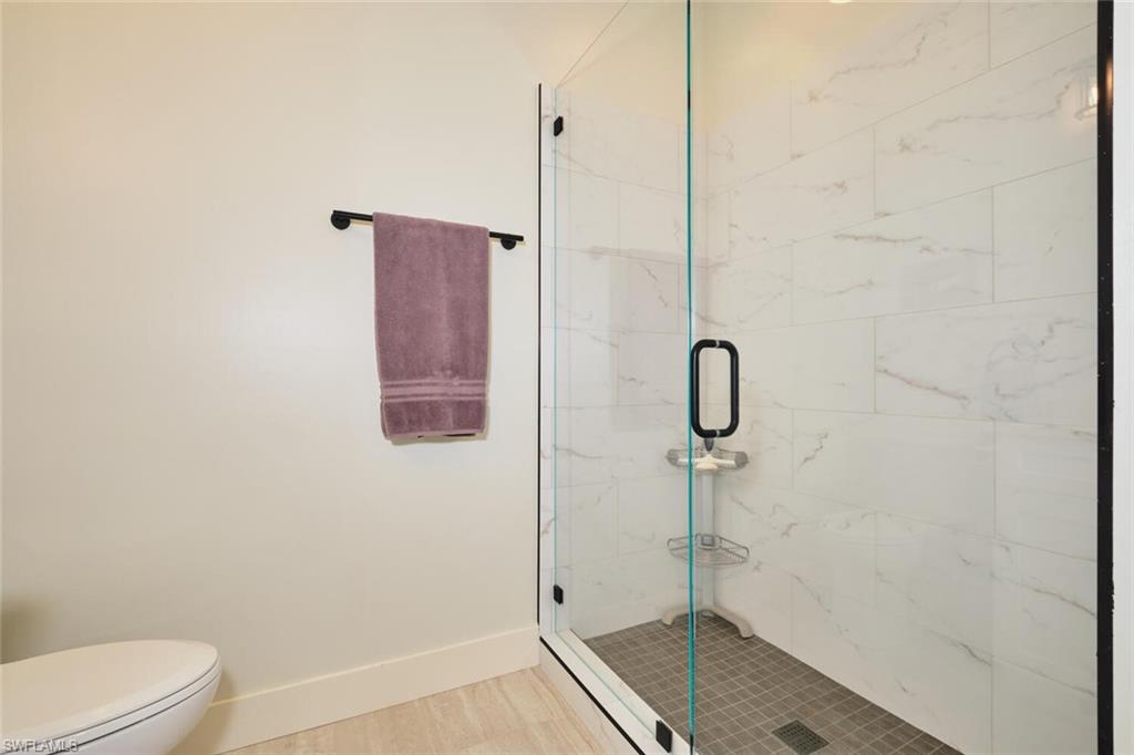 SUTTON WALK - Residential