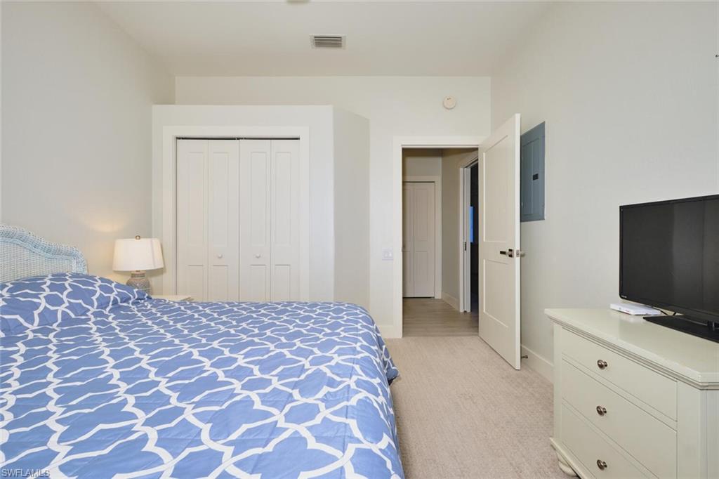 SUTTON WALK - Residential