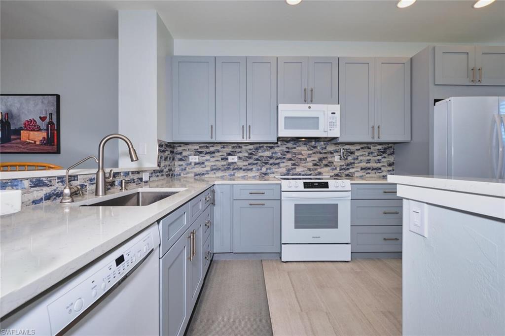 SUTTON WALK - Residential