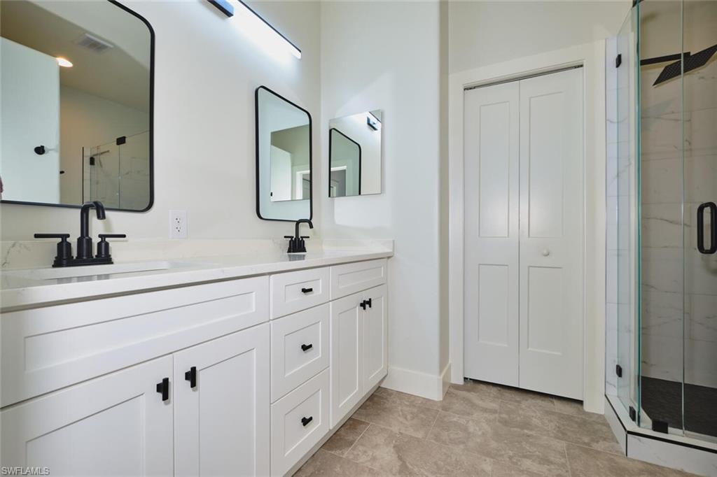 SUTTON WALK - Residential