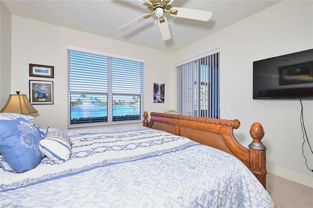 SUTTON WALK - Residential