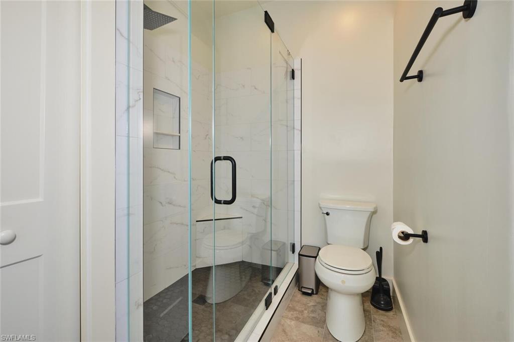 SUTTON WALK - Residential