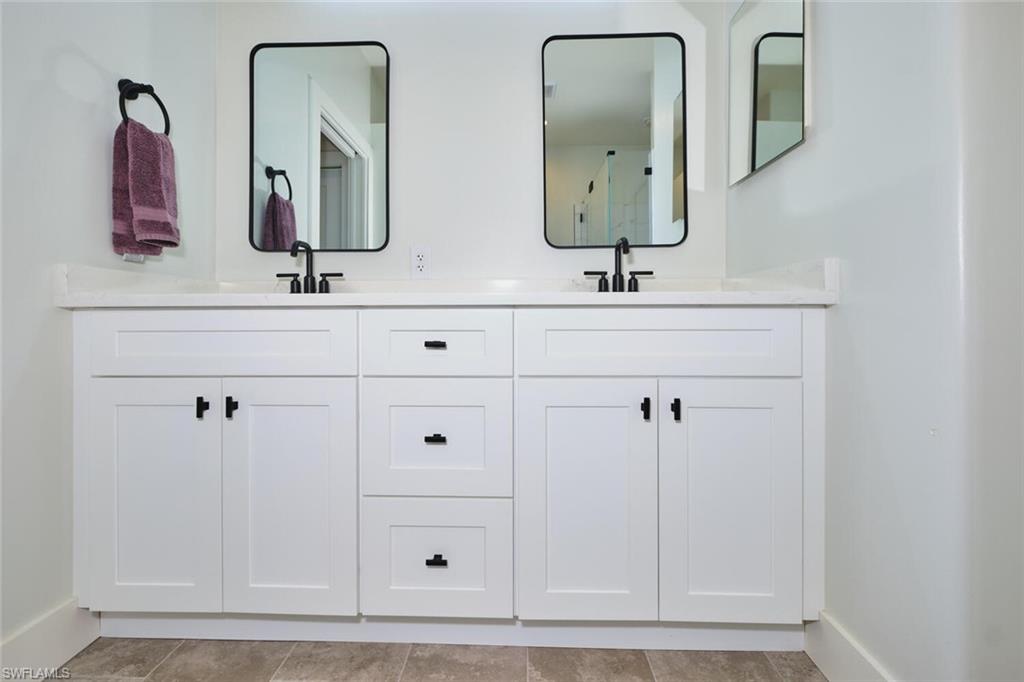 SUTTON WALK - Residential