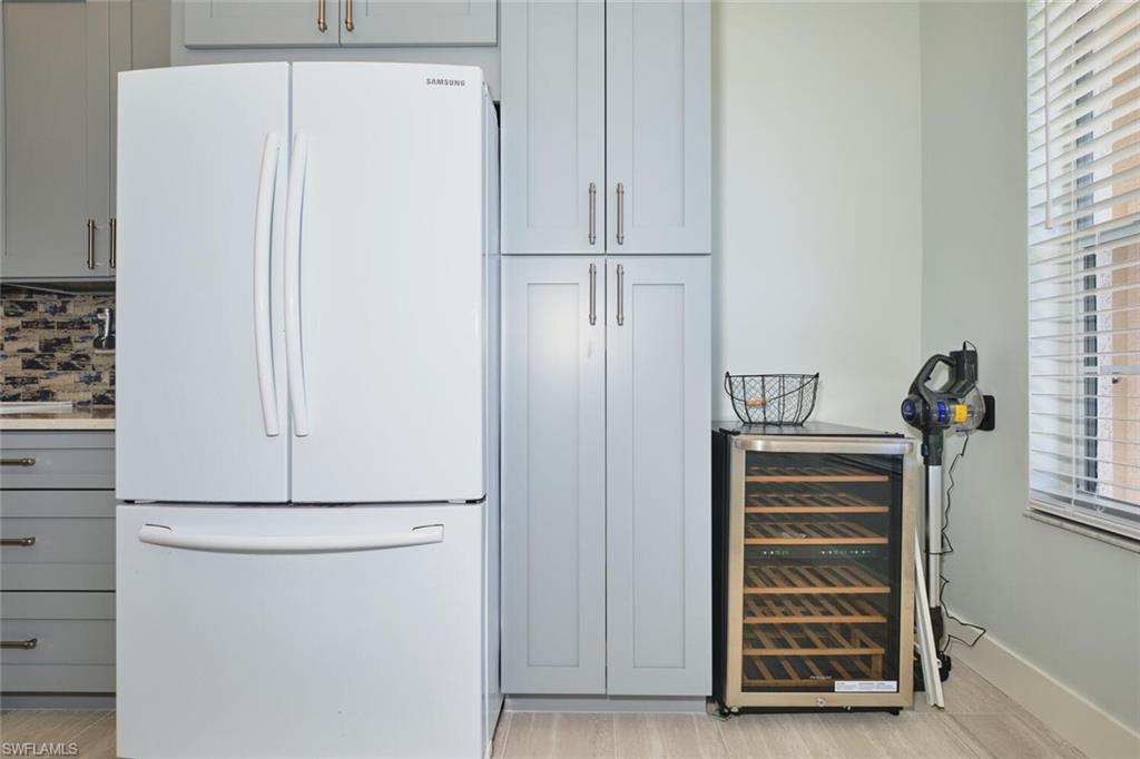 SUTTON WALK - Residential