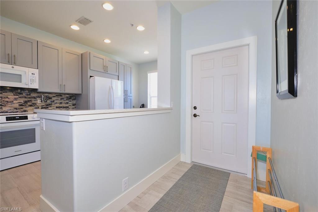 SUTTON WALK - Residential