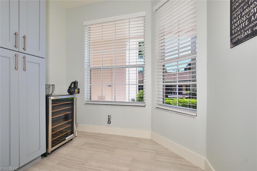 SUTTON WALK - Residential